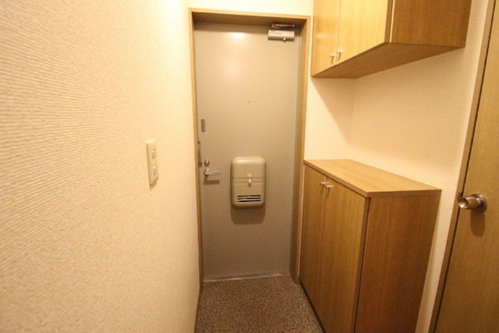 ガーデンハウス伊島町の玄関