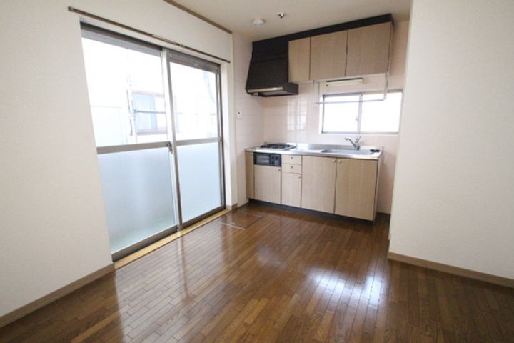 ガーデンハウス伊島町の居間