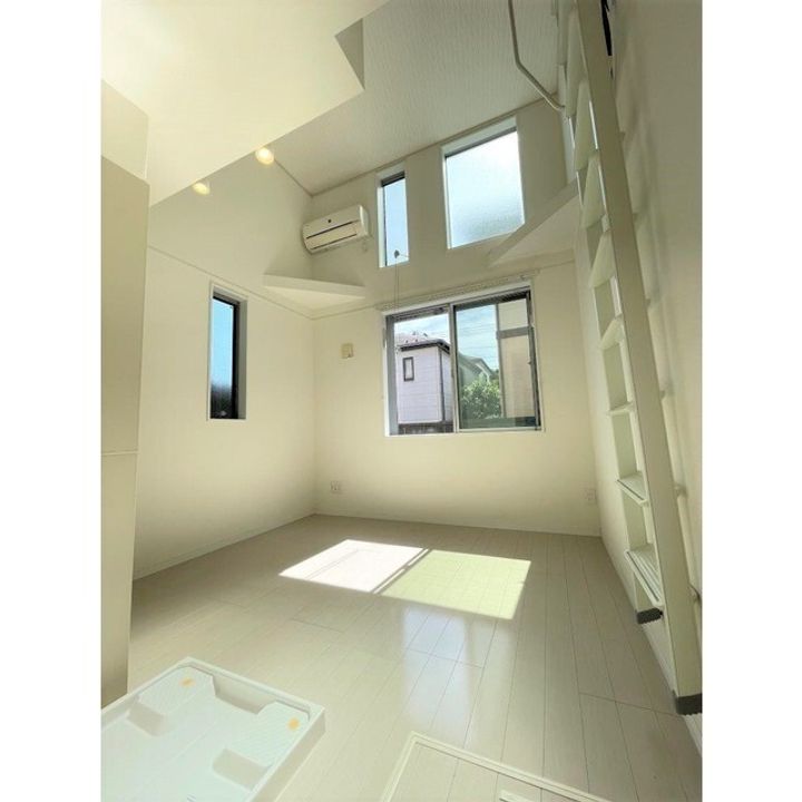 サニーウェルNIshiyaの居間