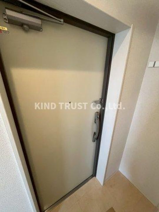 ONLYONE梅田北の玄関