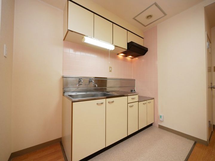 北海道札幌市中央区南四条西13(マンション)の賃貸物件のキッチン