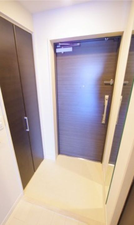 大阪府大阪市北区野崎町の賃貸マンションの玄関