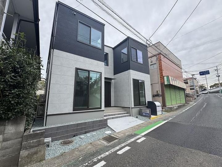 エル向山の外観