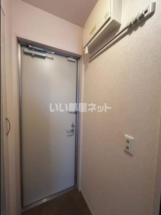 愛知県春日井市中切町(アパート)の賃貸物件の玄関