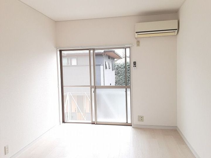 パティオカワサキの居間