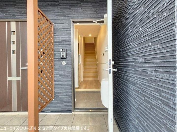 ハリーズコートAの玄関