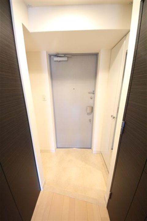 アドバンス西梅田グルーブの玄関