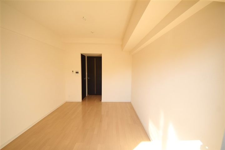 アドバンス西梅田グルーブの居間