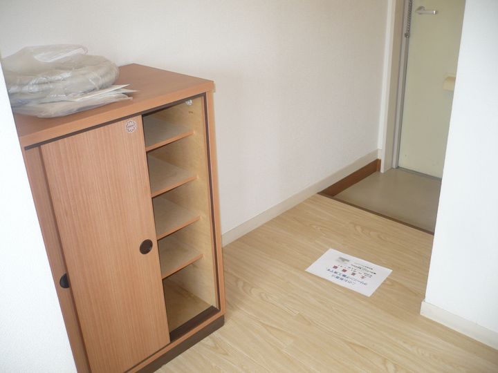 コーポリカIIの玄関