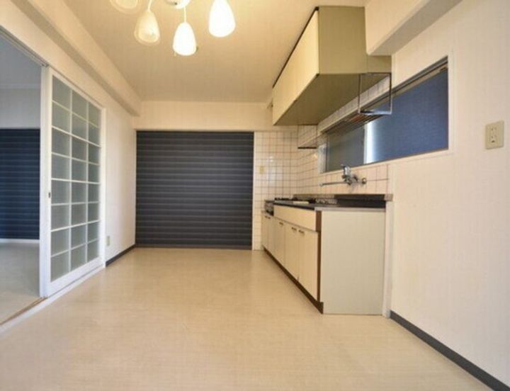 グランツ西古松IIの居間