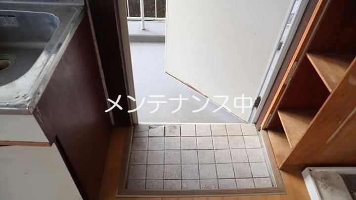 SKハイツの玄関