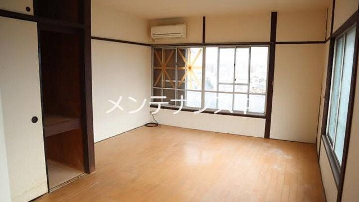 SKハイツの居間
