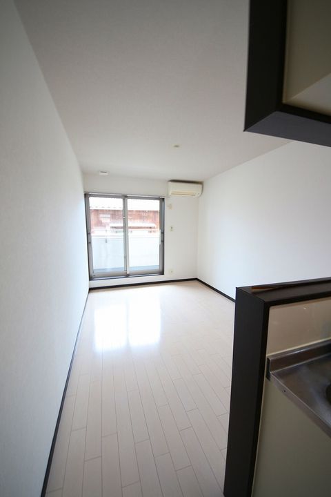 グランドライン小倉北の居間