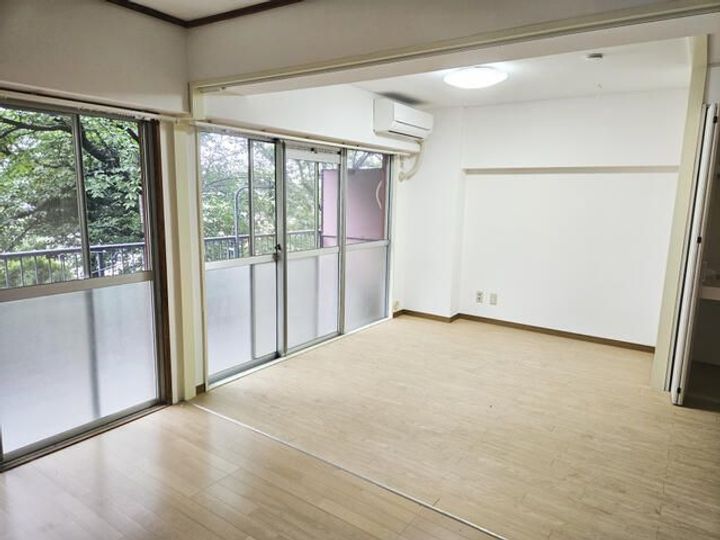 東京都多摩市連光寺1(マンション)の賃貸物件の居間