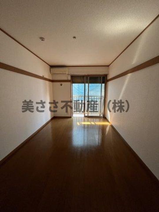 オオサワハイツの居間
