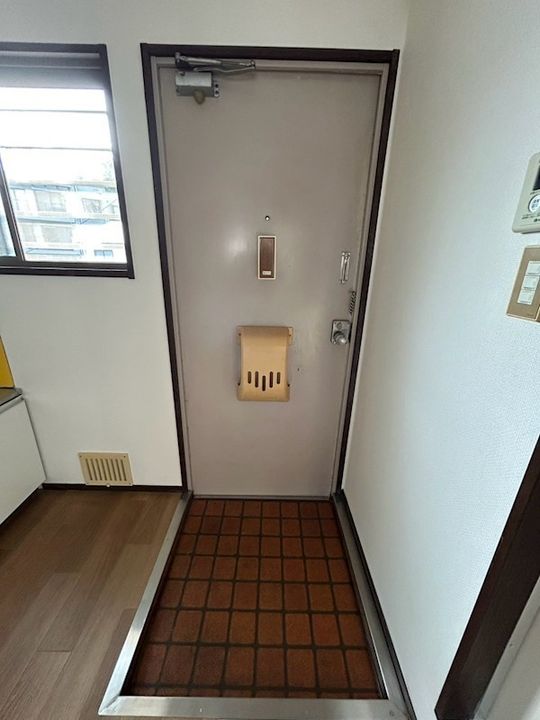 神奈川県鎌倉市岡本1(アパート)の賃貸物件の玄関