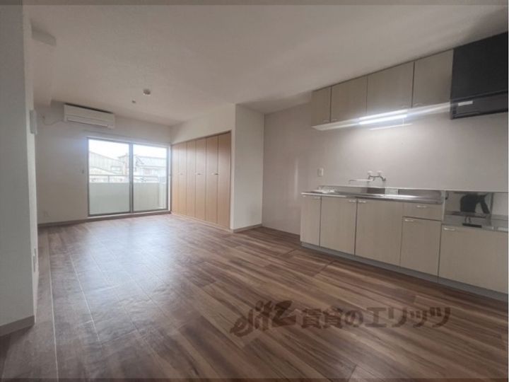 今里ハイツの居間