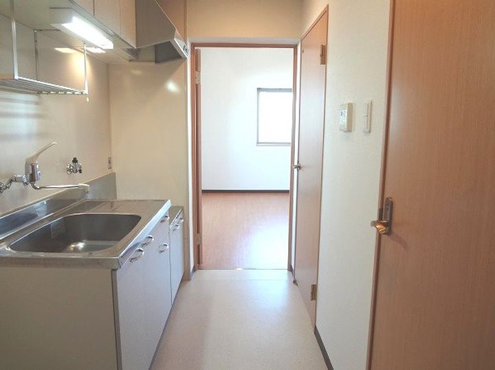 メゾン・ホープの玄関