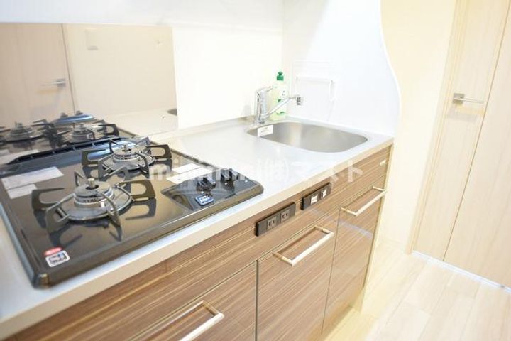 レジュールアッシュ難波南のキッチン