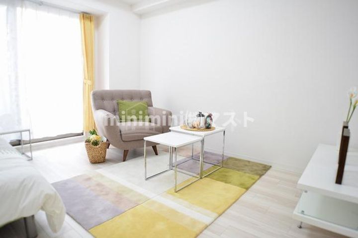 レジュールアッシュ難波南の居間