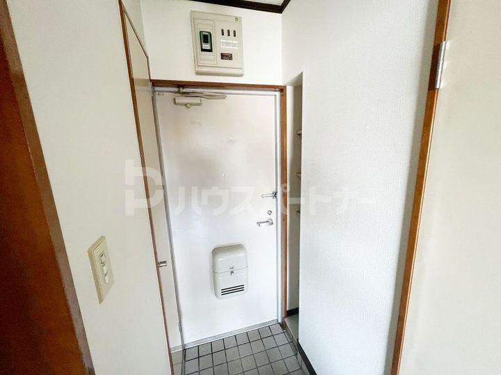 ロイヤルビレッヂの玄関