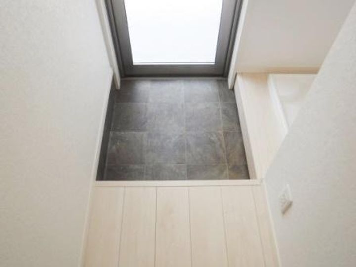 BRIGHT EARTH SUGAMO(ブライトアース巣鴨)の玄関