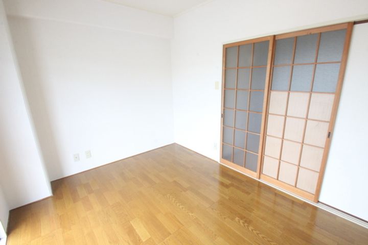 ふるどいビルの居間