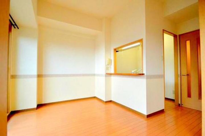 ボヌールマスダIIの居間