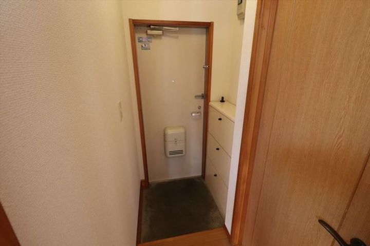 トリフォード久喜Aの玄関