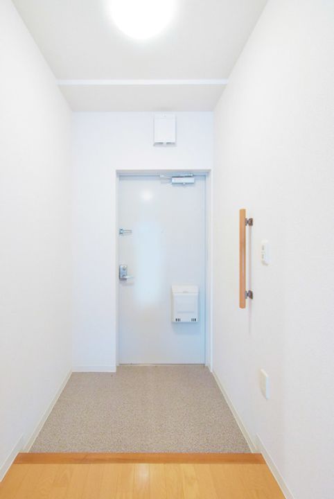 URアルビス緑丘の玄関