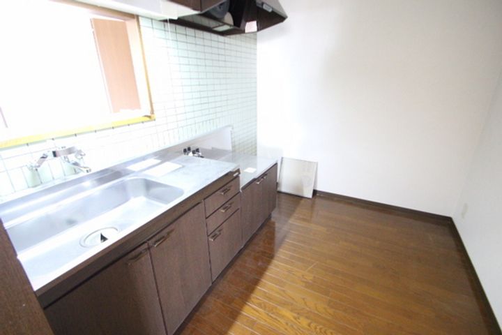 グランデュア緑井のキッチン