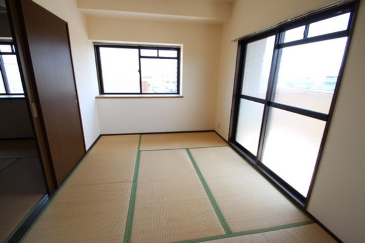 グランデュア緑井の内装