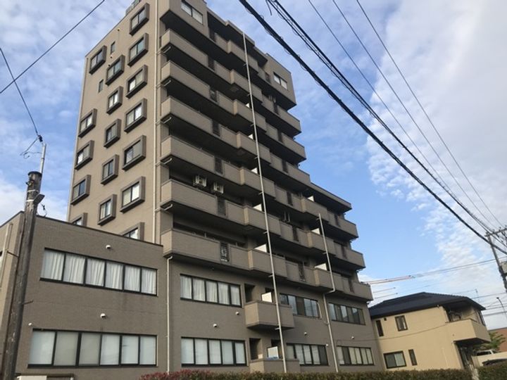 グランデュア緑井の外観