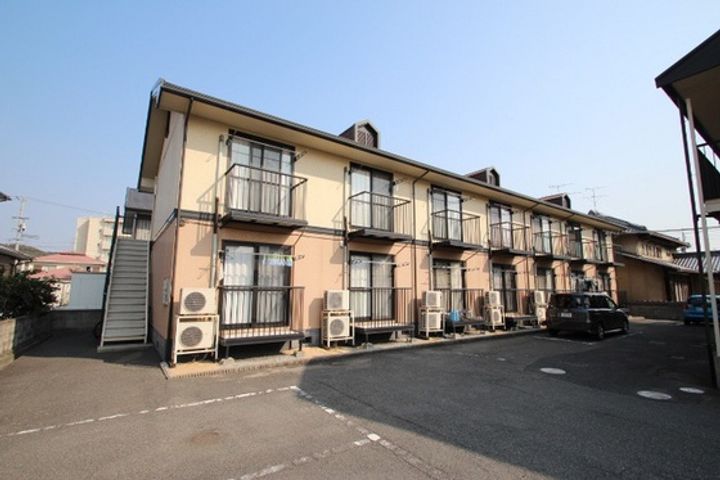 レジデンス高柳 A棟の外観