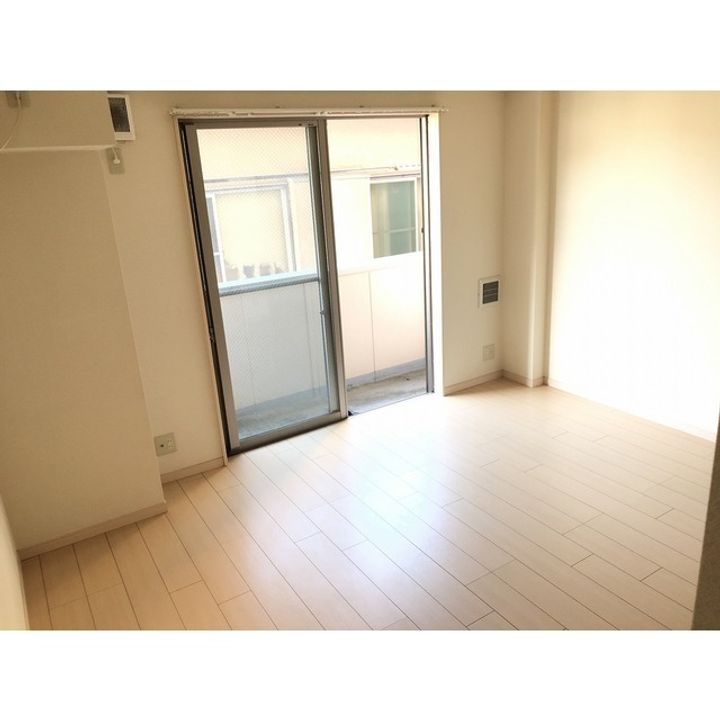 エスペシア華IIIの居間