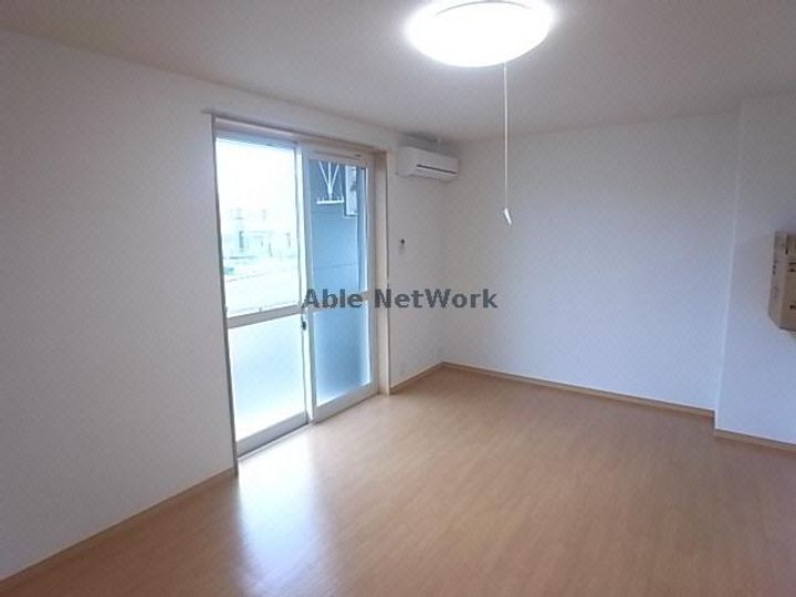 岐阜県岐阜市鷺山向井町(アパート)の賃貸物件の居間