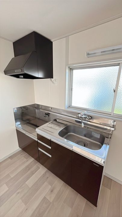 岡山県岡山市中区国富3の賃貸アパートのキッチン