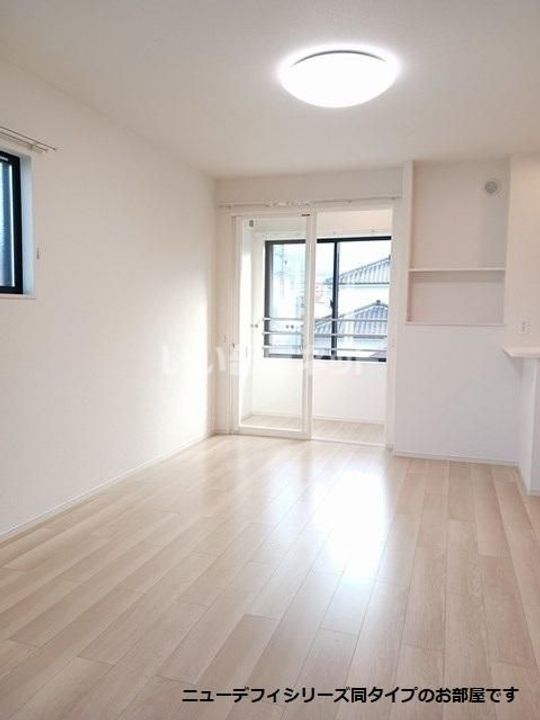 群馬県高崎市南新波町(アパート)の賃貸物件の居間