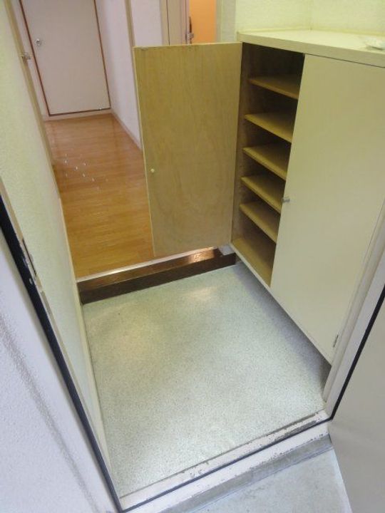 クラウンズマンション城南の玄関
