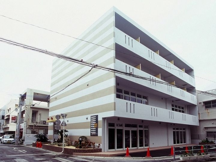 サザンシティなはの外観