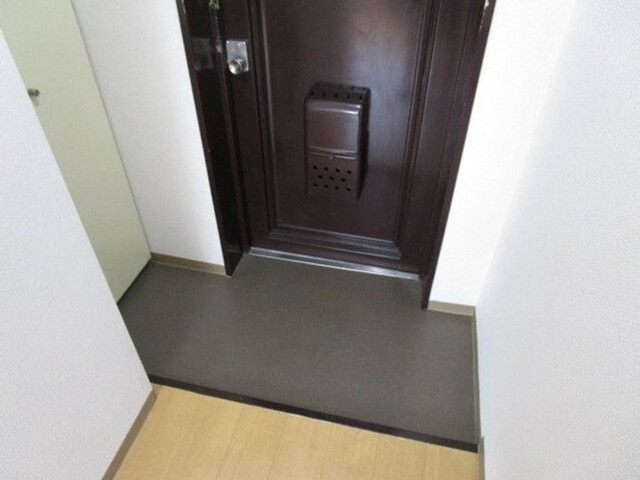 東京都杉並区下高井戸5(マンション)の賃貸物件の玄関