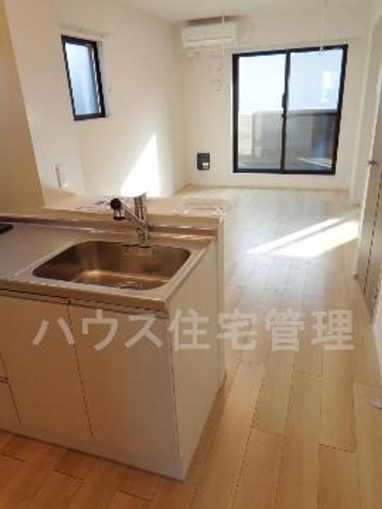 大阪府高槻市辻子2(アパート)の賃貸物件の居間