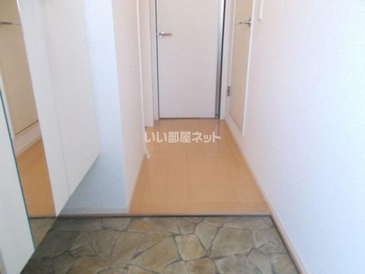 埼玉県狭山市大字北入曽(アパート)の賃貸物件の玄関