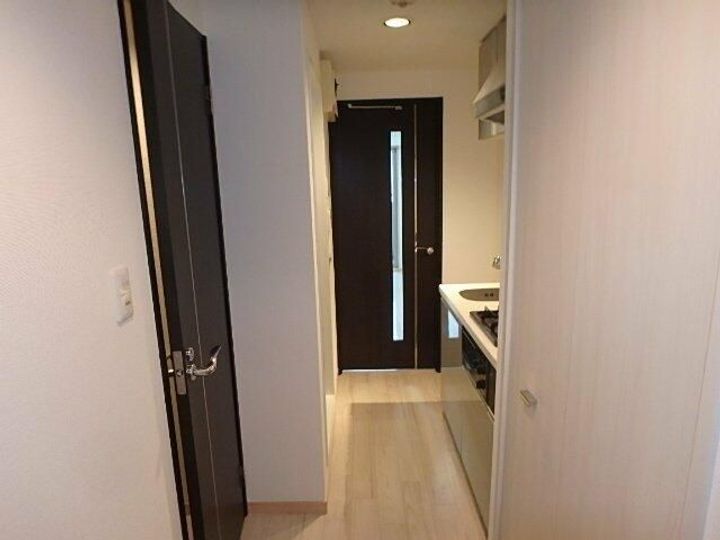 東京都新宿区西新宿8(マンション)の賃貸物件の玄関