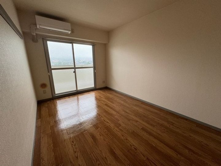 サンローレル串戸の内装