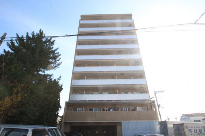 サンローレル串戸の外観