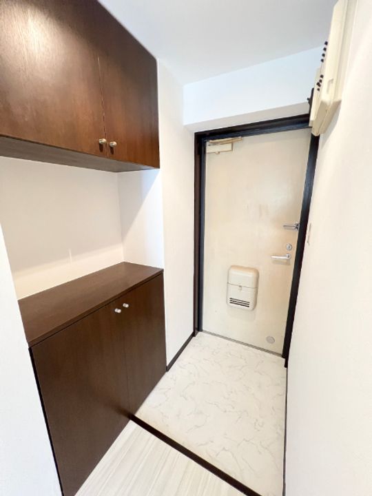 ラ・プランヴェールの玄関