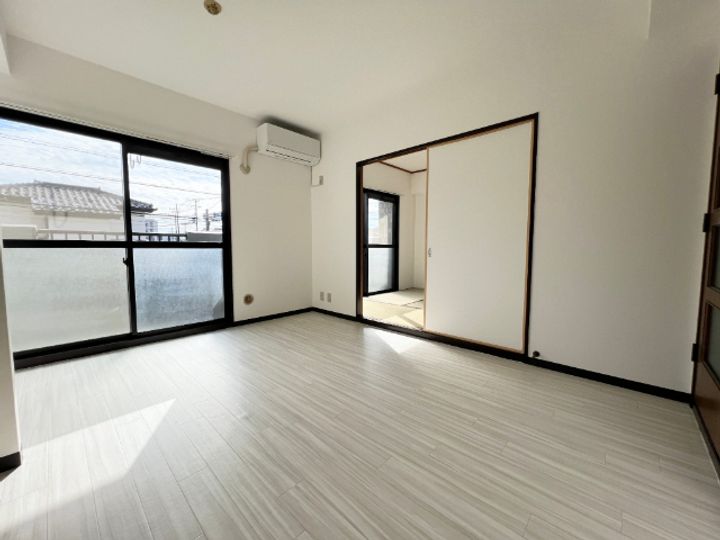 ラ・プランヴェールの居間