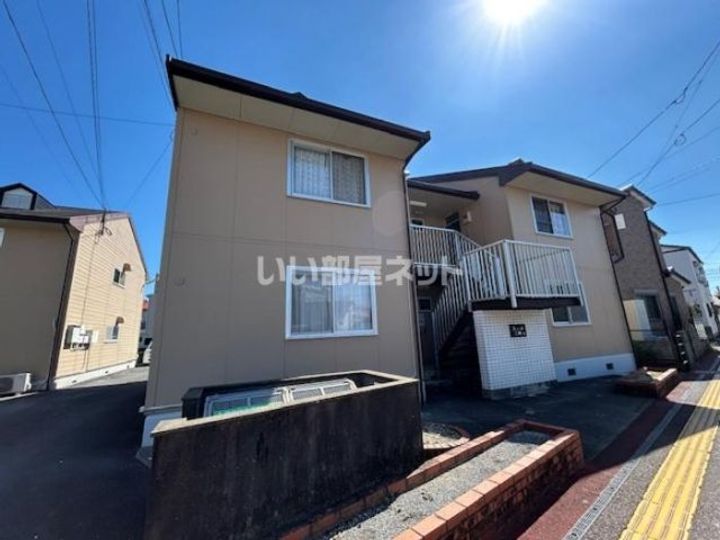 プレジール三城 A棟の外観