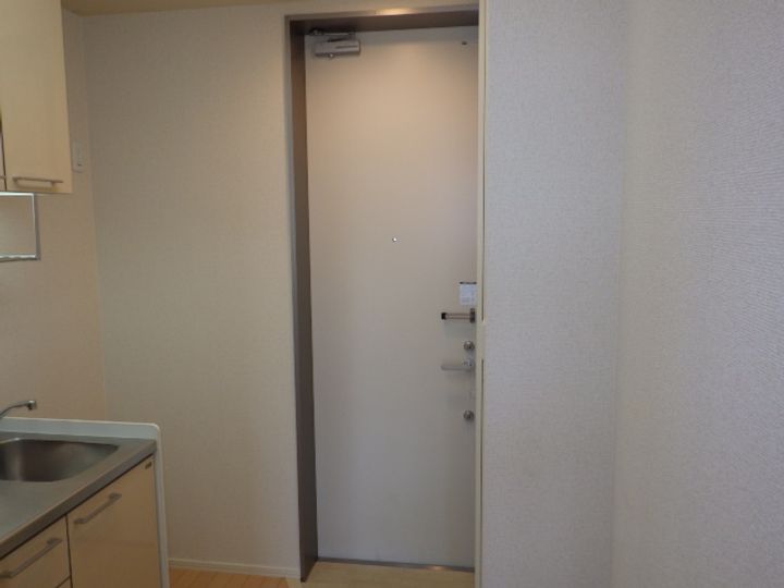 東京都足立区西新井本町4(アパート)の賃貸物件の玄関